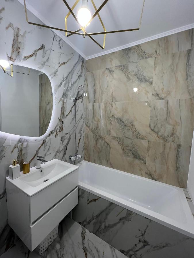 Glim Suite Орадя Экстерьер фото